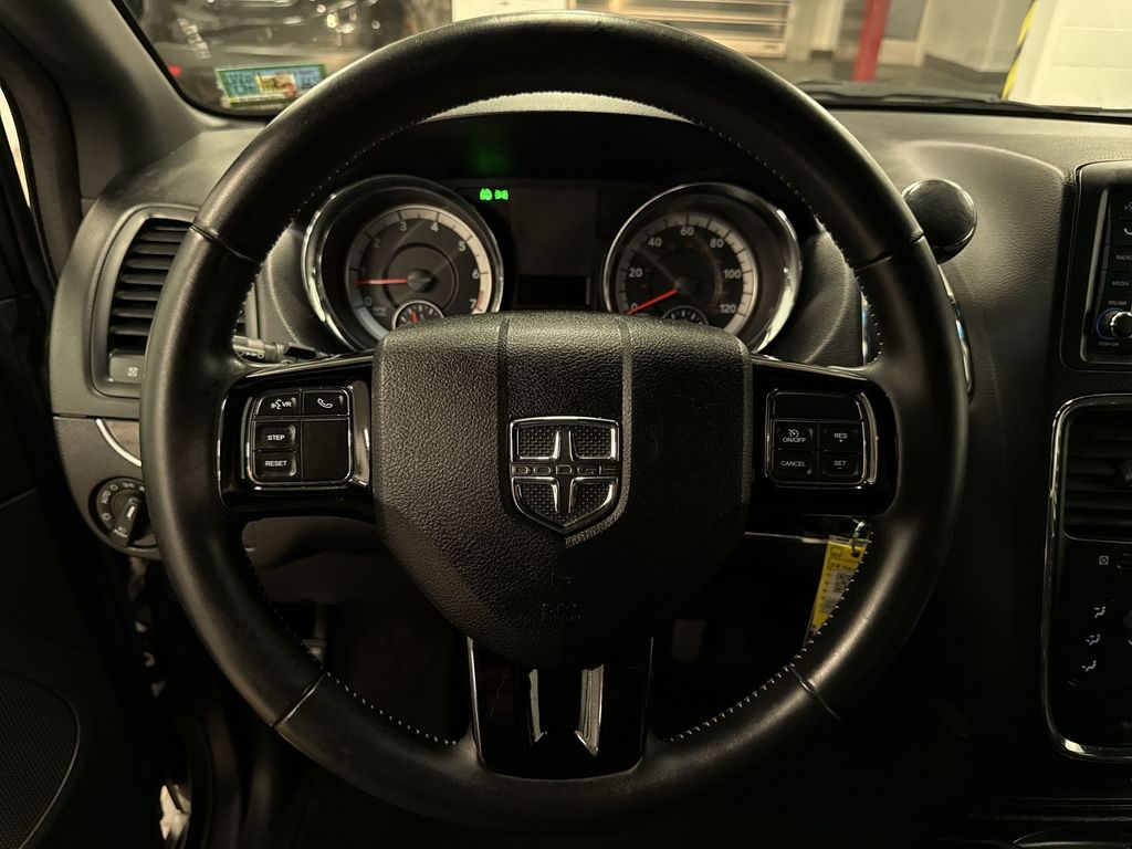 Thumbnail: 2018 Dodge Grand Caravan - 2