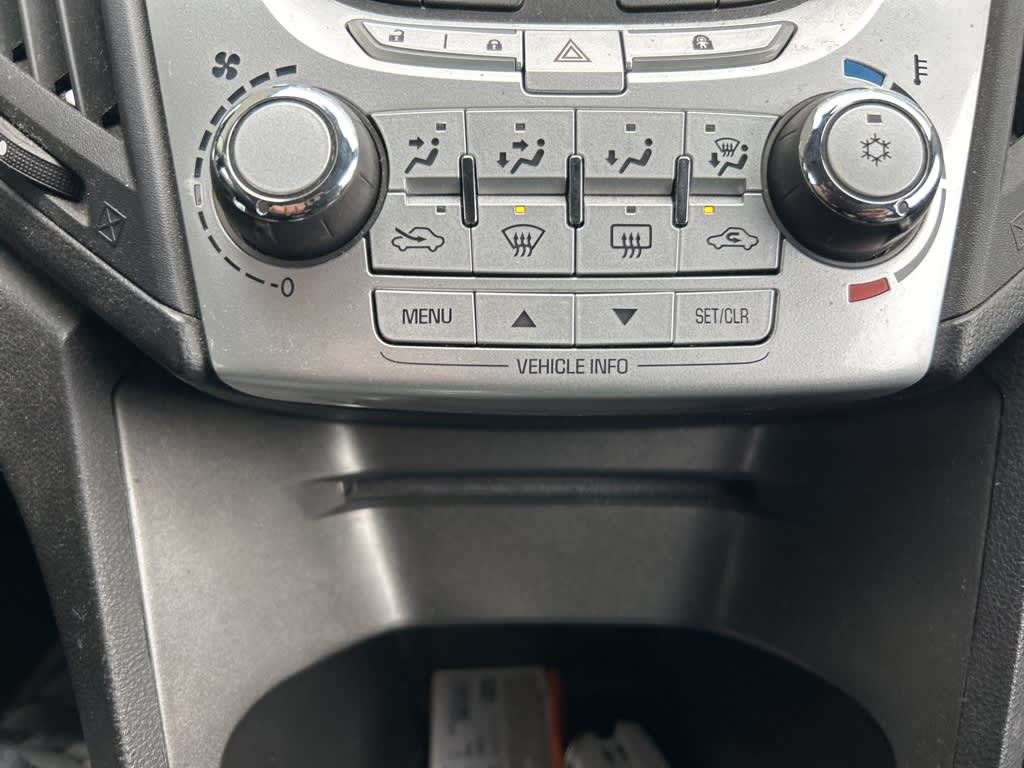 Thumbnail: 2011 Chevrolet Equinox - 17