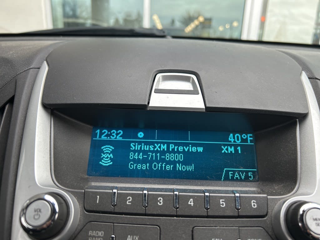 Thumbnail: 2011 Chevrolet Equinox - 9