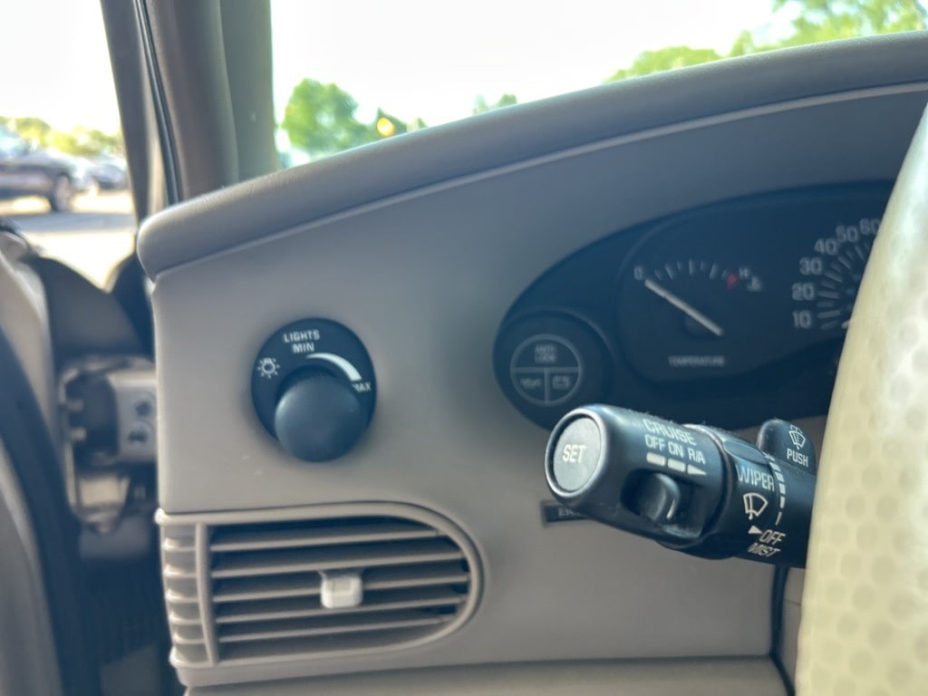 Thumbnail: 1999 Buick Century - 18