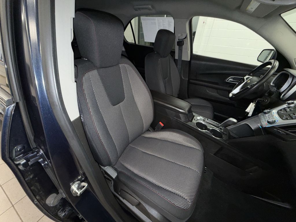 Thumbnail: 2015 Chevrolet Equinox - 10