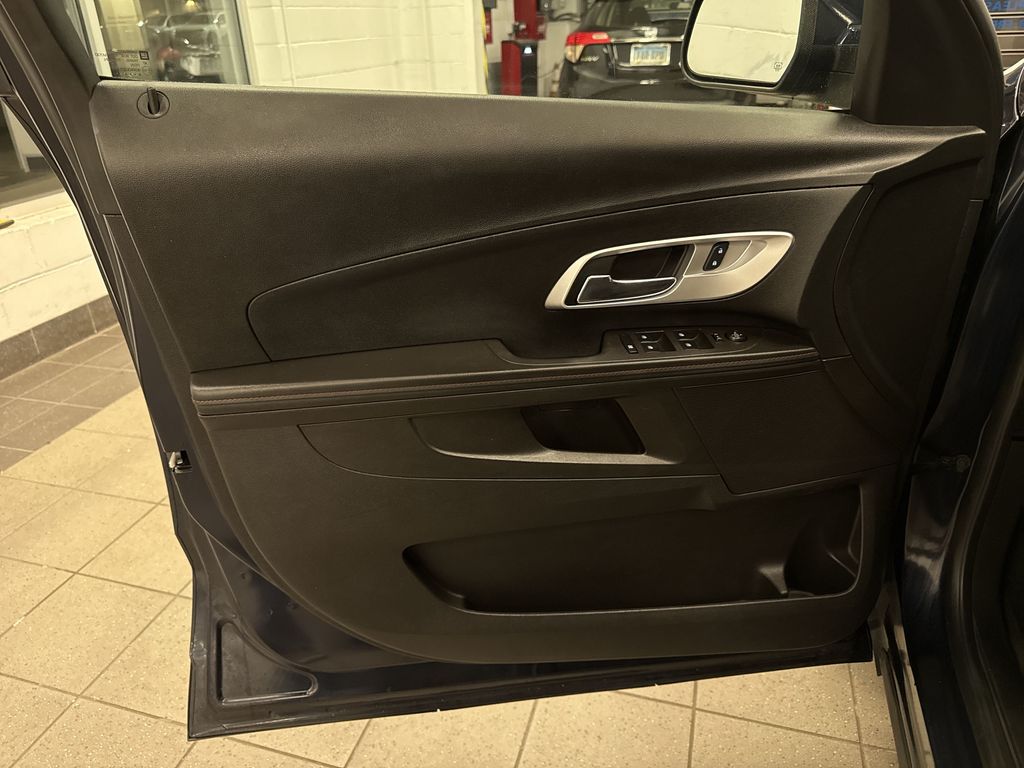 Thumbnail: 2015 Chevrolet Equinox - 30