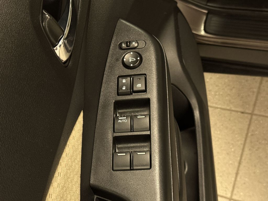 Thumbnail: 2016 Honda CR-V - 24
