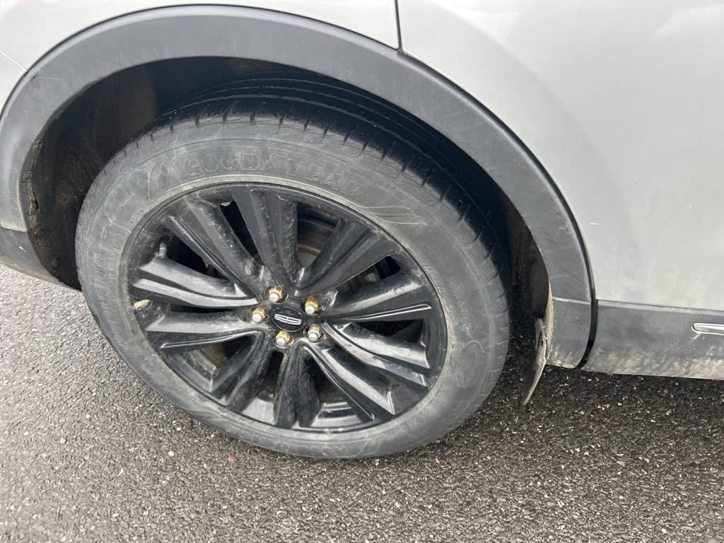 Thumbnail: 2016 Lincoln MKX - 13