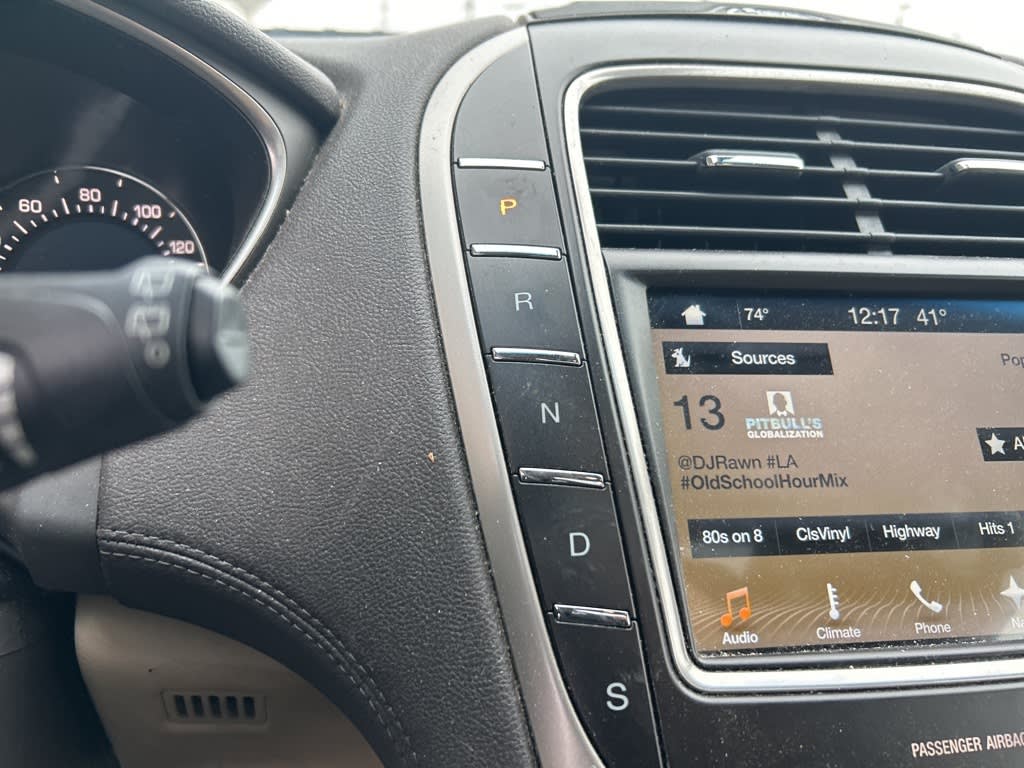 Thumbnail: 2016 Lincoln MKX - 23