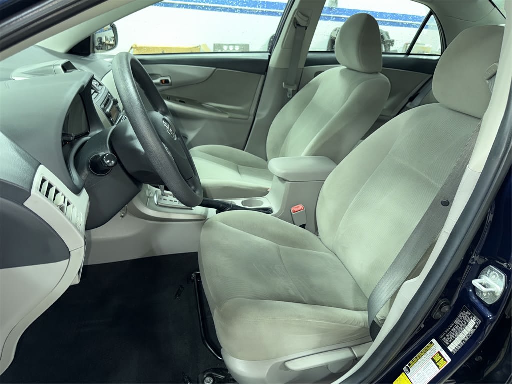 Thumbnail: 2012 Toyota Corolla - 10