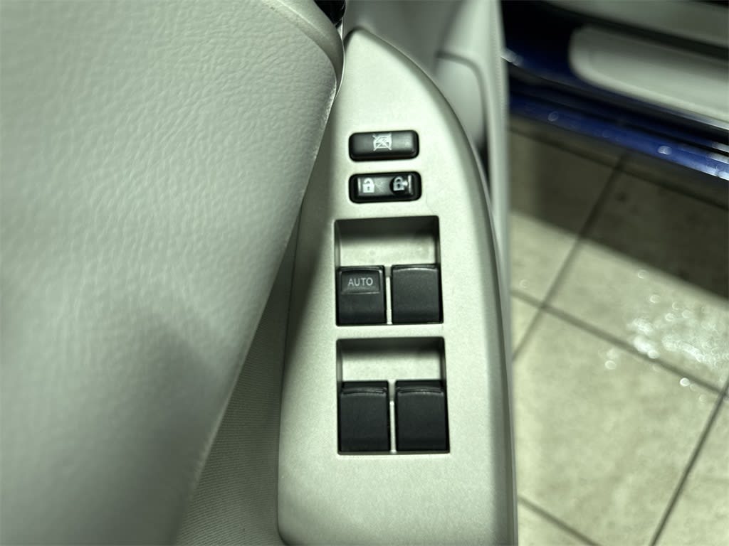 Thumbnail: 2012 Toyota Corolla - 24