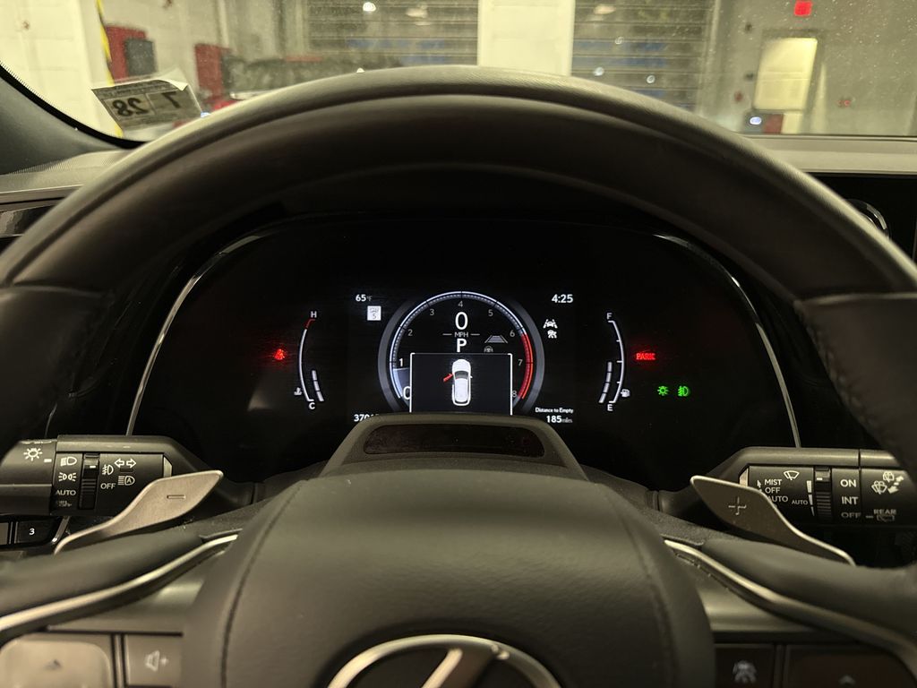 Thumbnail: 2023 Lexus RX - 32