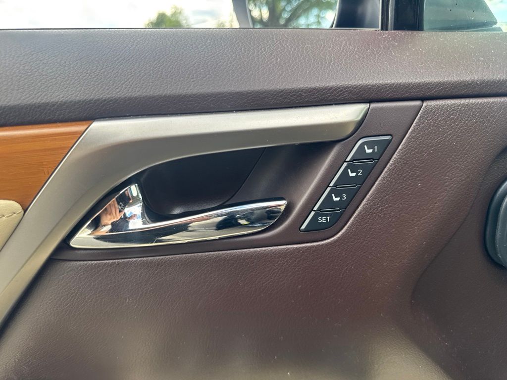 Thumbnail: 2017 Lexus RX - 18
