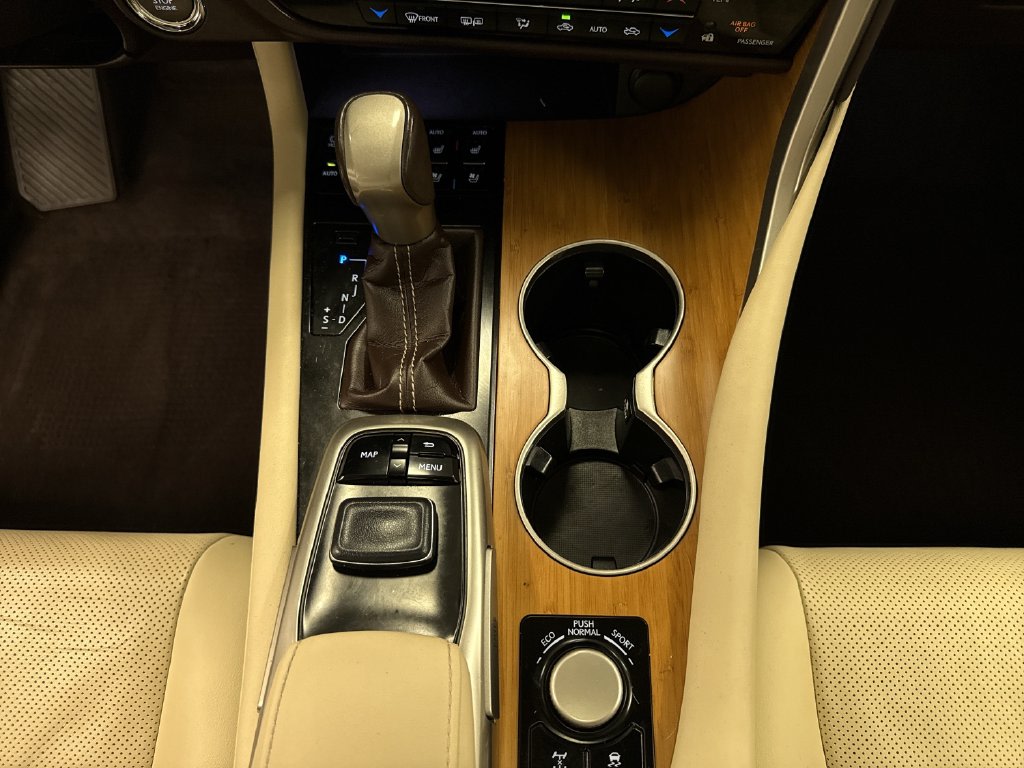 Thumbnail: 2017 Lexus RX - 6