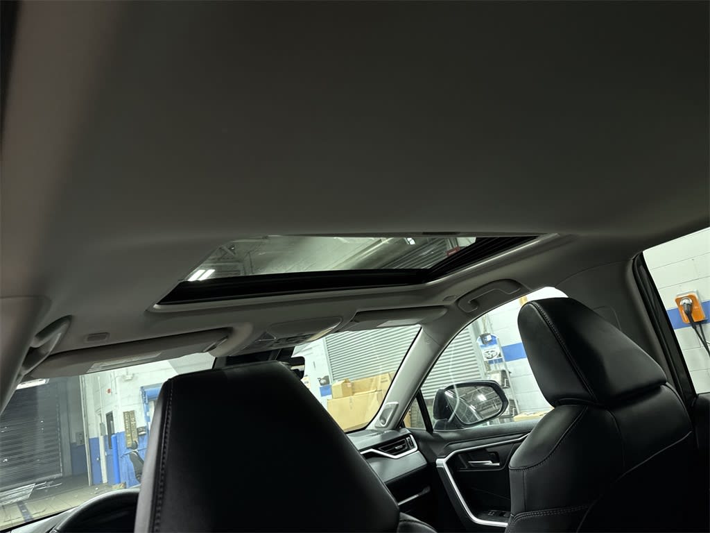 Thumbnail: 2023 Toyota RAV4 - 27