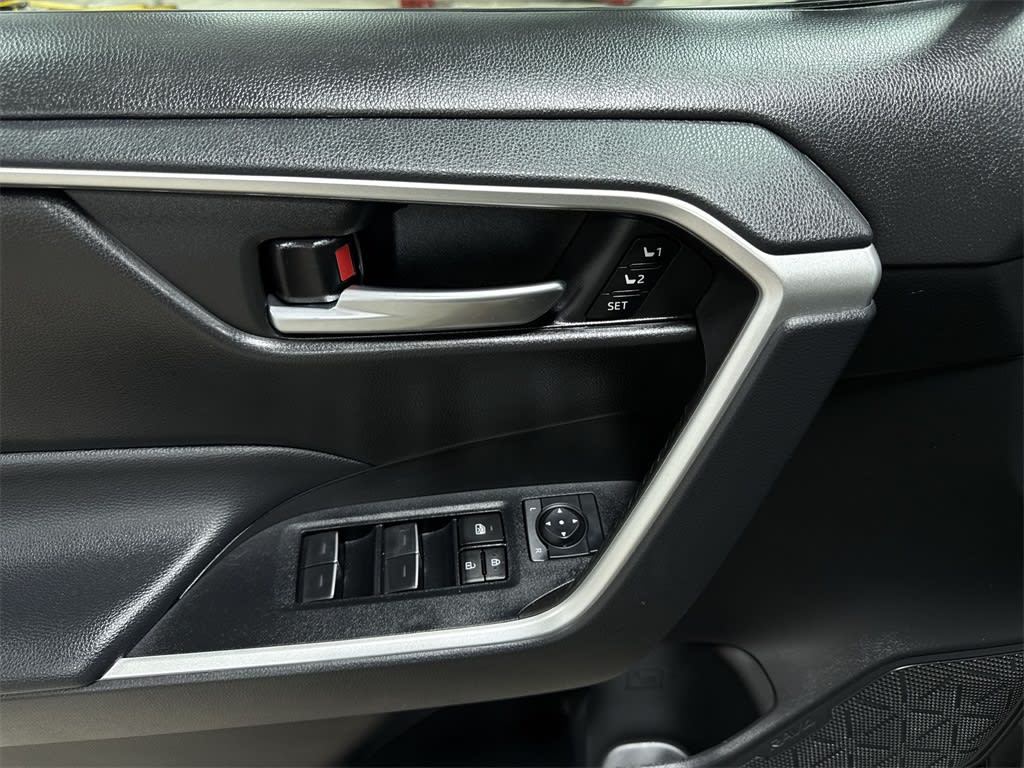 Thumbnail: 2023 Toyota RAV4 - 25