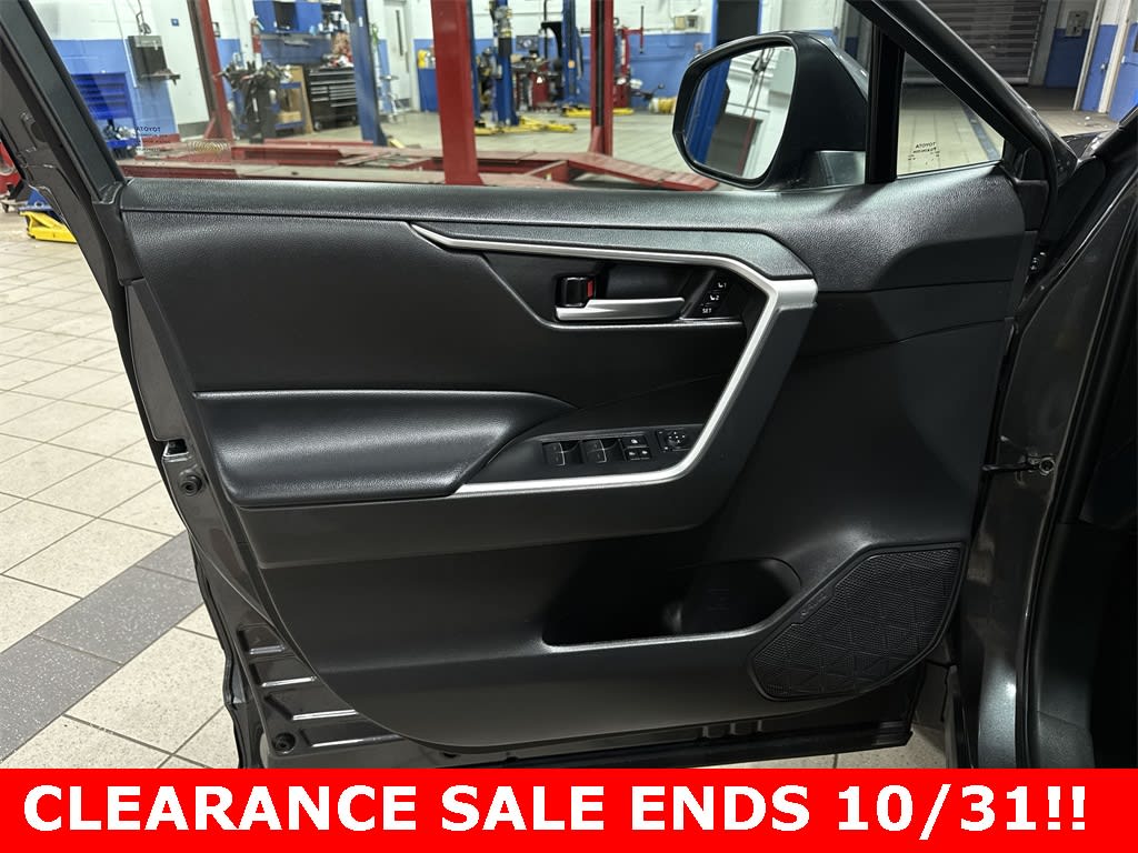 Thumbnail: 2023 Toyota RAV4 - 22