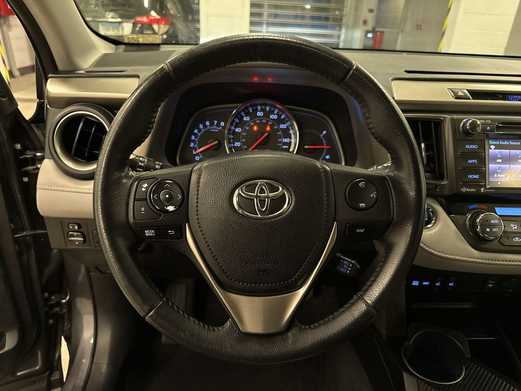Thumbnail: 2015 Toyota RAV4 - 2