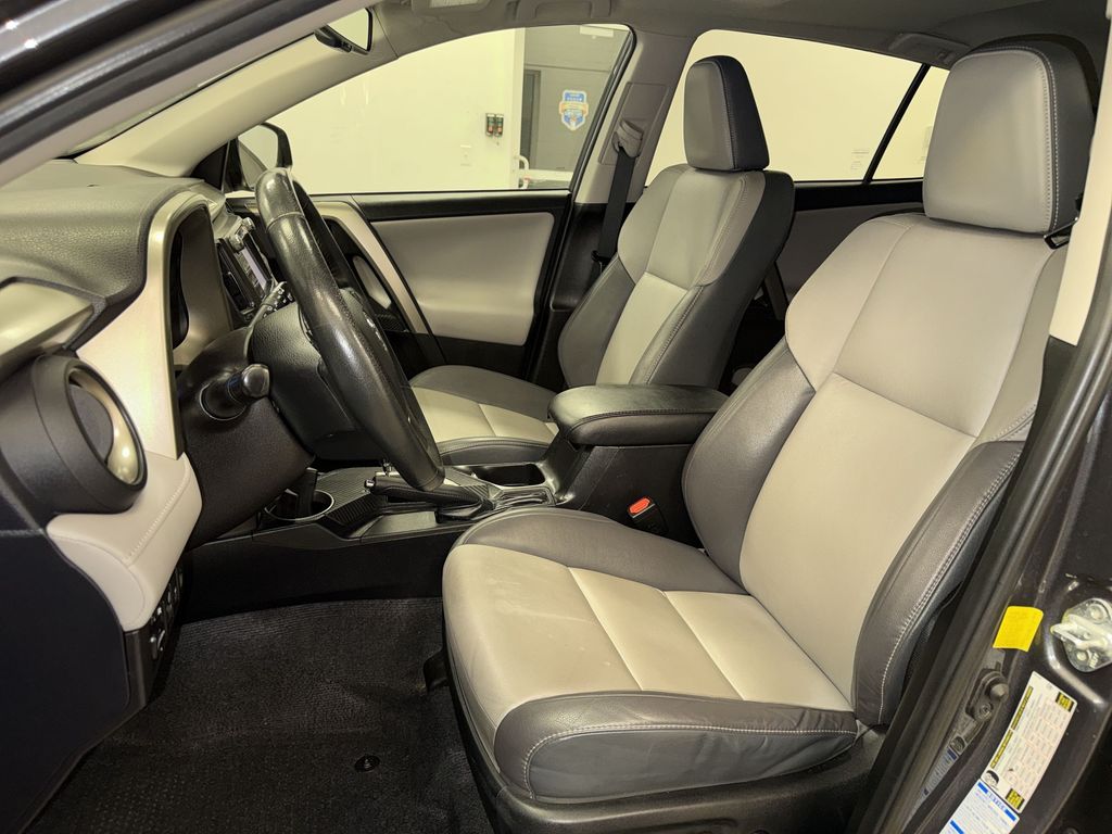 Thumbnail: 2015 Toyota RAV4 - 10