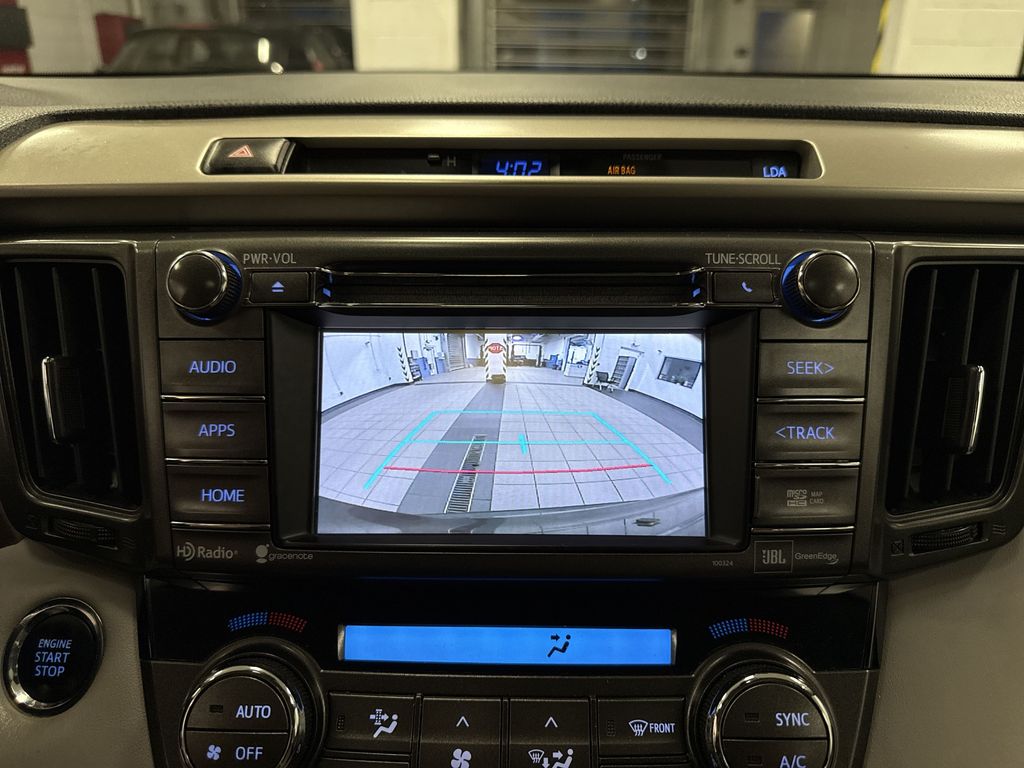 Thumbnail: 2015 Toyota RAV4 - 28