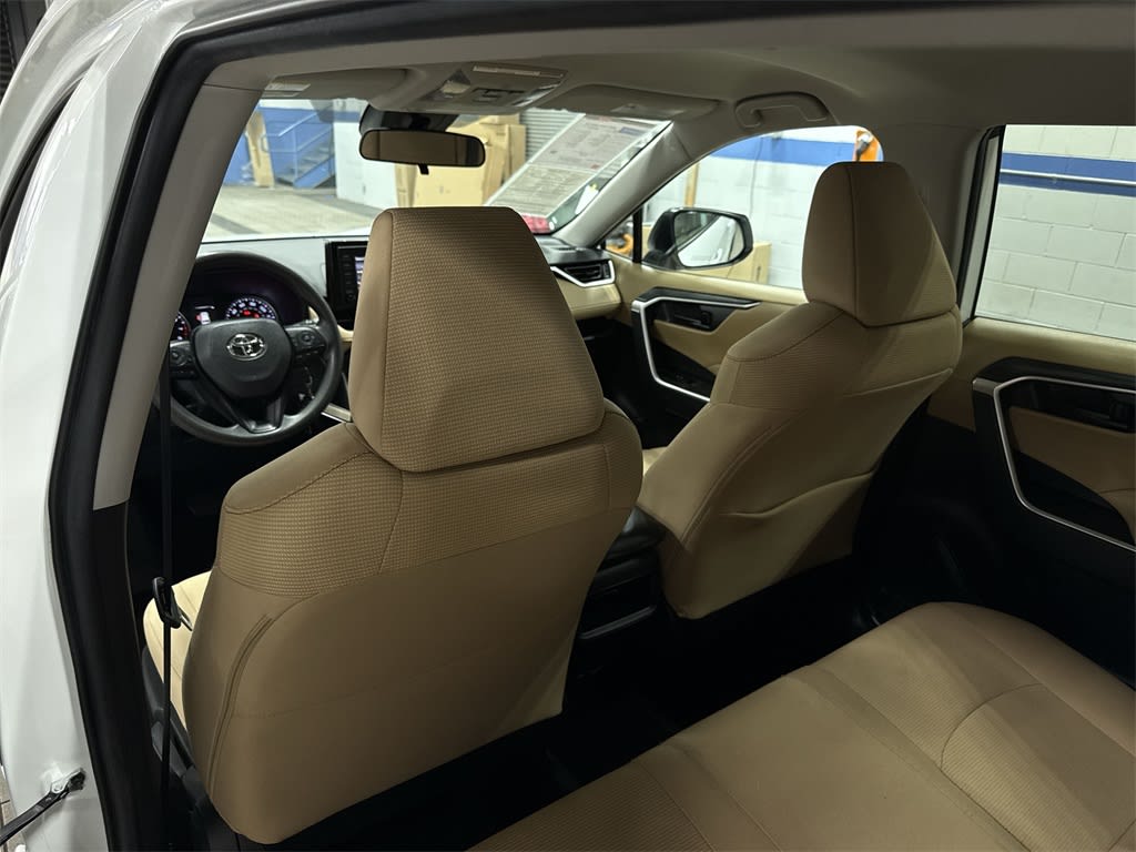 Thumbnail: 2020 Toyota RAV4 - 28