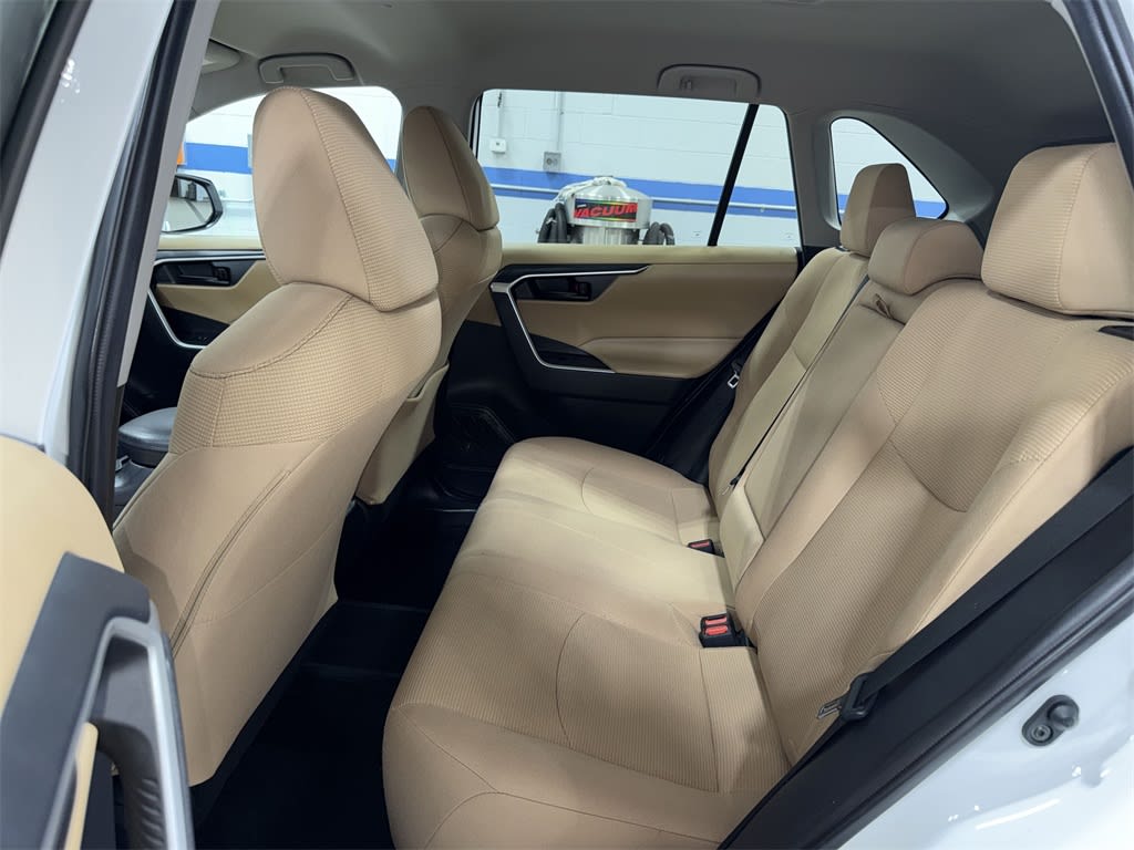 Thumbnail: 2020 Toyota RAV4 - 12