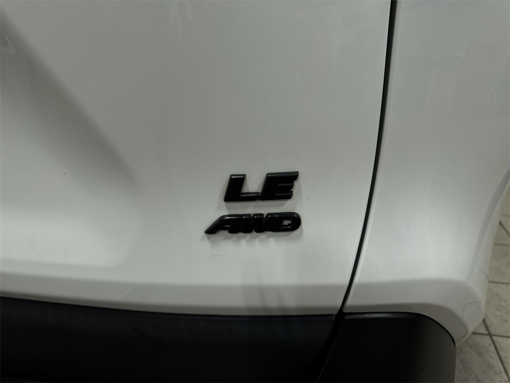 Thumbnail: 2020 Toyota RAV4 - 27