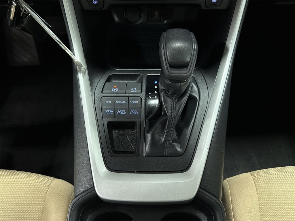 Thumbnail: 2020 Toyota RAV4 - 14