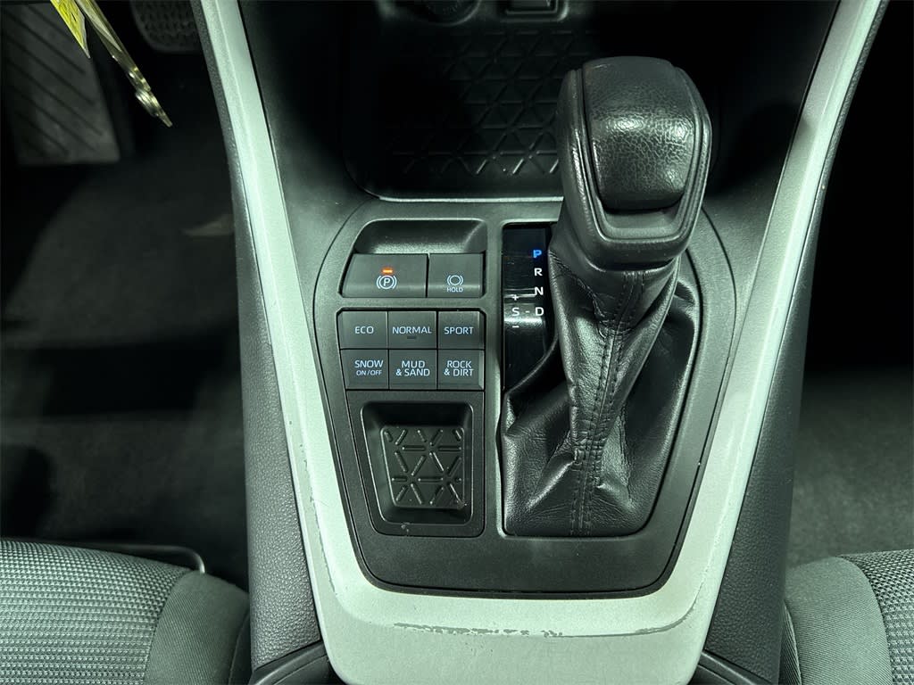 Thumbnail: 2020 Toyota RAV4 - 14