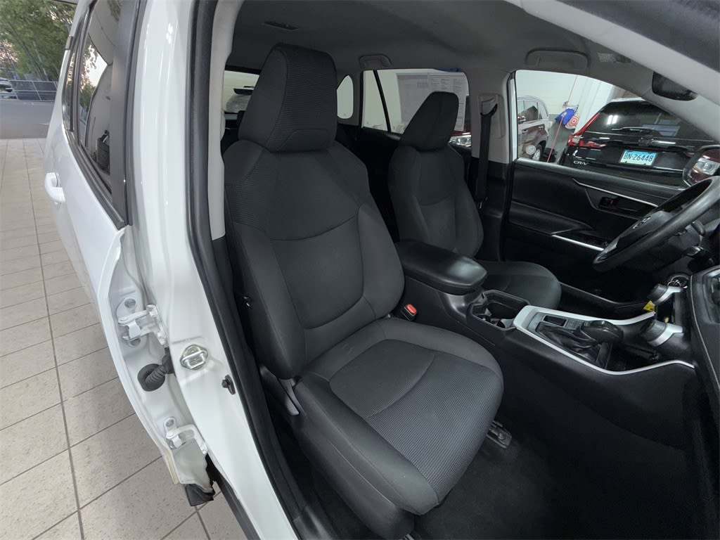 Thumbnail: 2020 Toyota RAV4 - 11