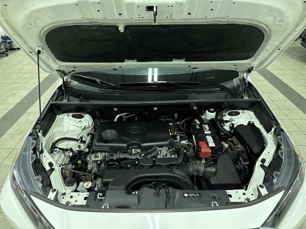 Thumbnail: 2020 Toyota RAV4 - 8