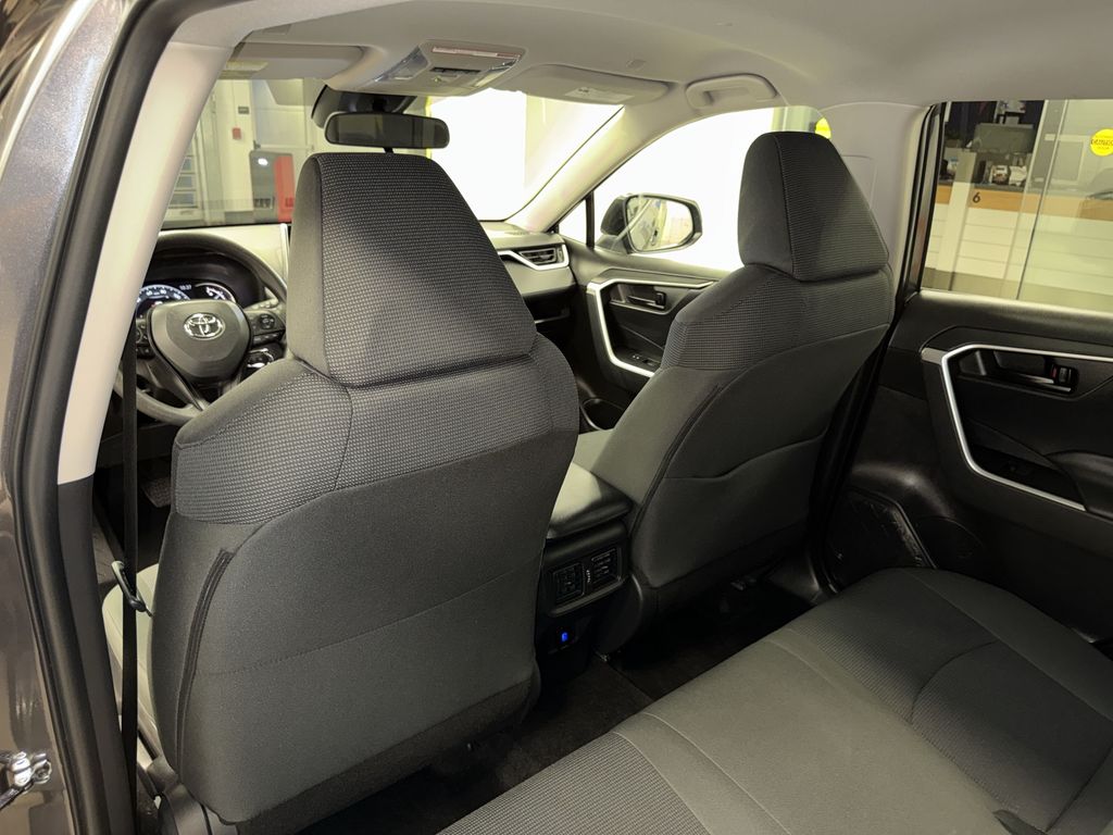 Thumbnail: 2023 Toyota RAV4 - 27
