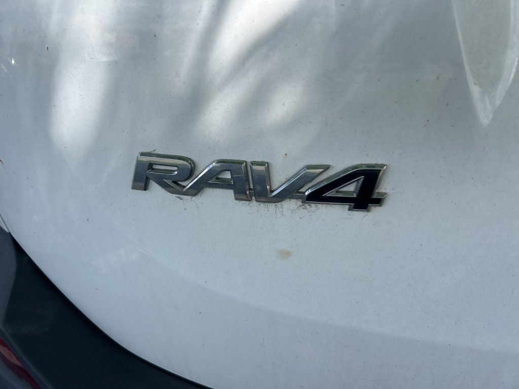 Thumbnail: 2015 Toyota RAV4 - 6