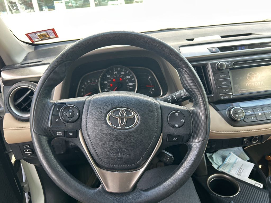 Thumbnail: 2015 Toyota RAV4 - 2