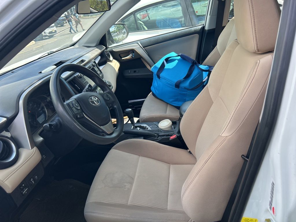 Thumbnail: 2015 Toyota RAV4 - 8