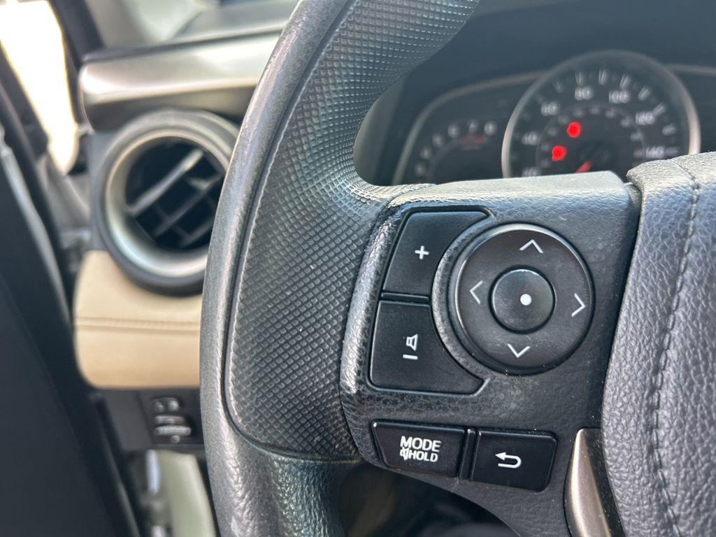 Thumbnail: 2015 Toyota RAV4 - 19