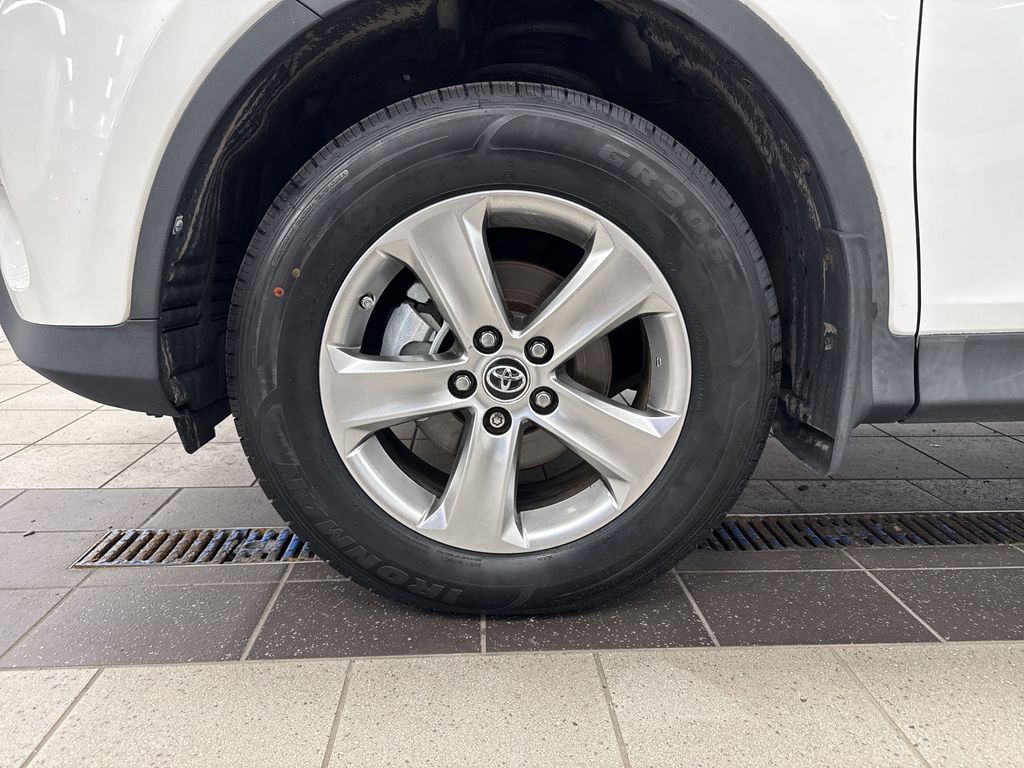 Thumbnail: 2015 Toyota RAV4 - 7