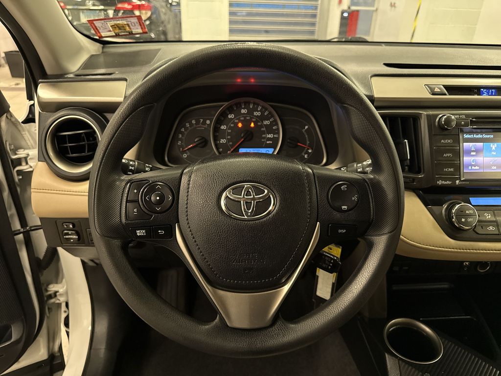 Thumbnail: 2015 Toyota RAV4 - 2