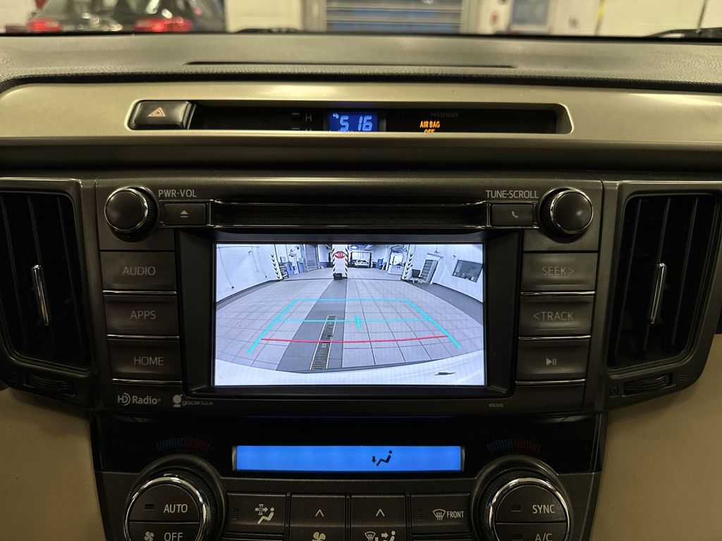 Thumbnail: 2015 Toyota RAV4 - 27