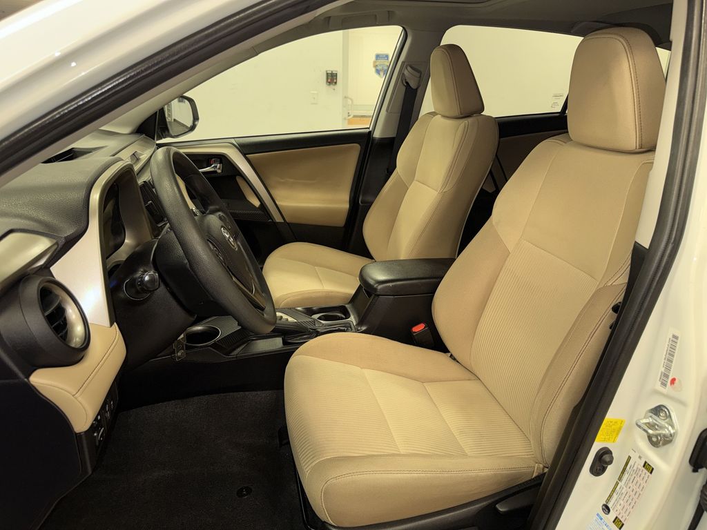 Thumbnail: 2015 Toyota RAV4 - 10