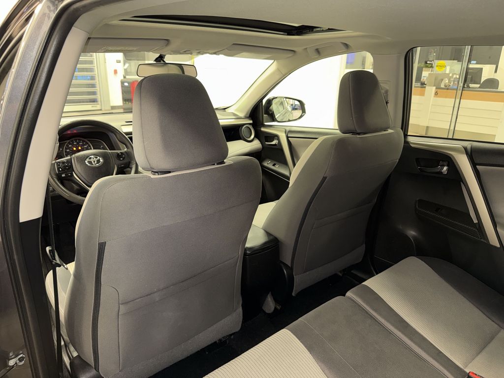 Thumbnail: 2014 Toyota RAV4 - 28