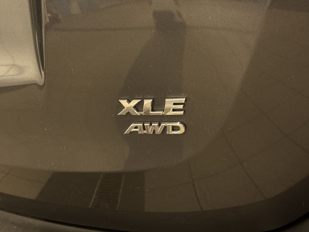 Thumbnail: 2014 Toyota RAV4 - 27