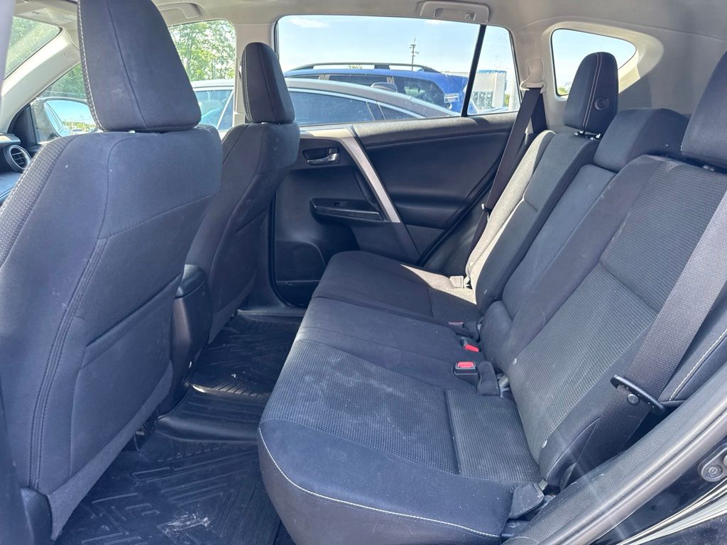Thumbnail: 2018 Toyota RAV4 - 11