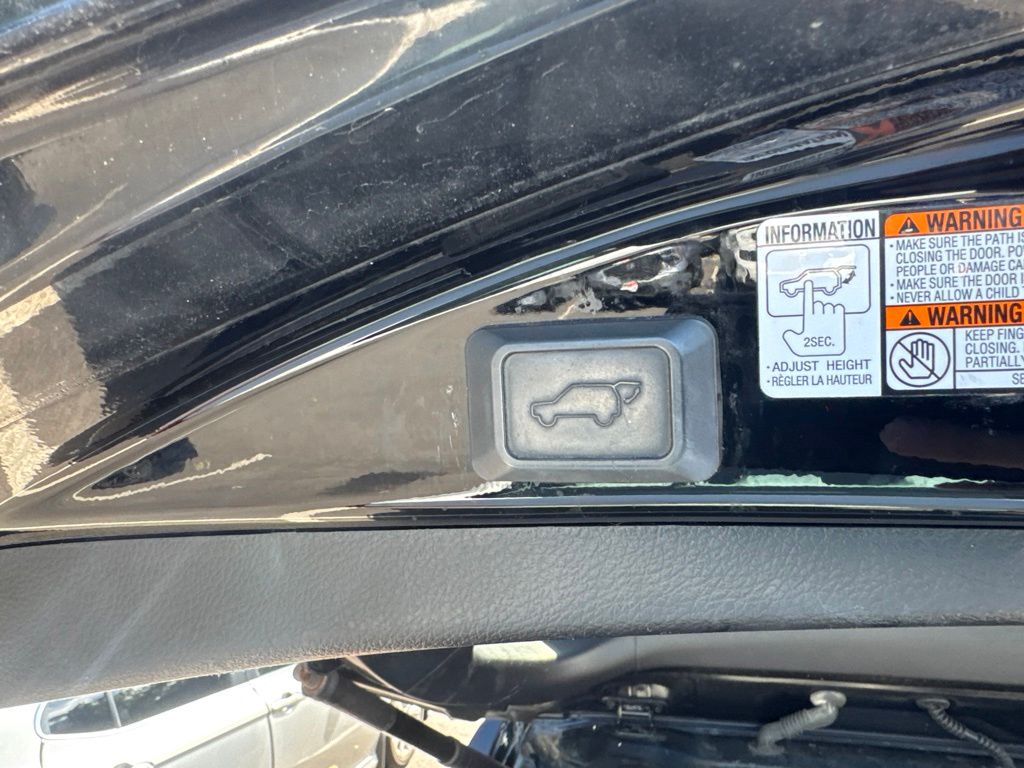 Thumbnail: 2018 Toyota RAV4 - 23