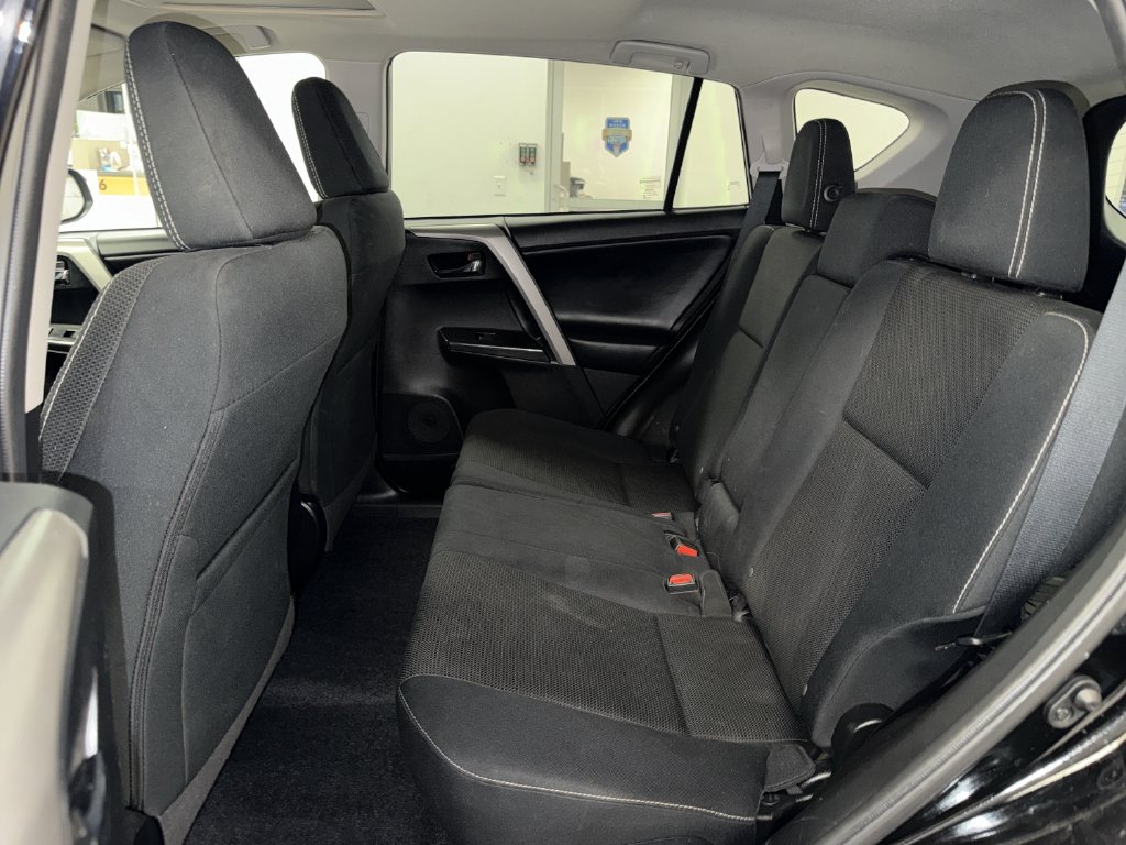 Thumbnail: 2018 Toyota RAV4 - 11
