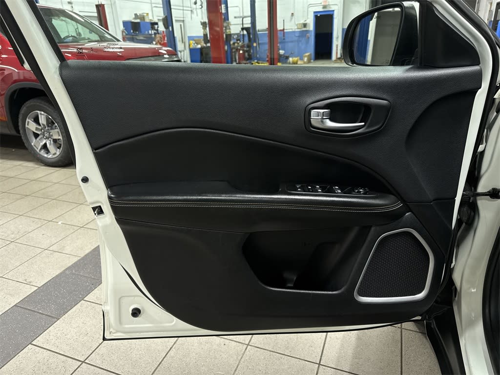 Thumbnail: 2018 Jeep Compass - 30