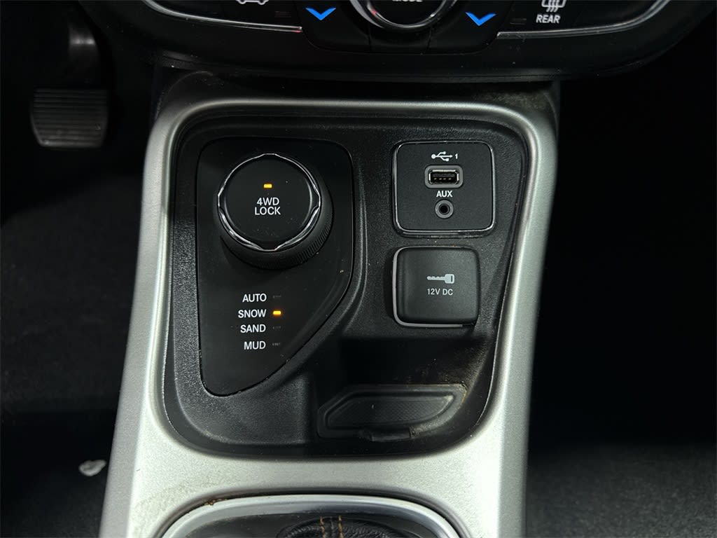 Thumbnail: 2020 Jeep Compass - 32