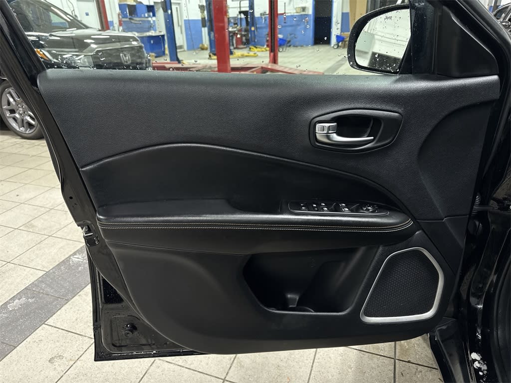 Thumbnail: 2020 Jeep Compass - 30