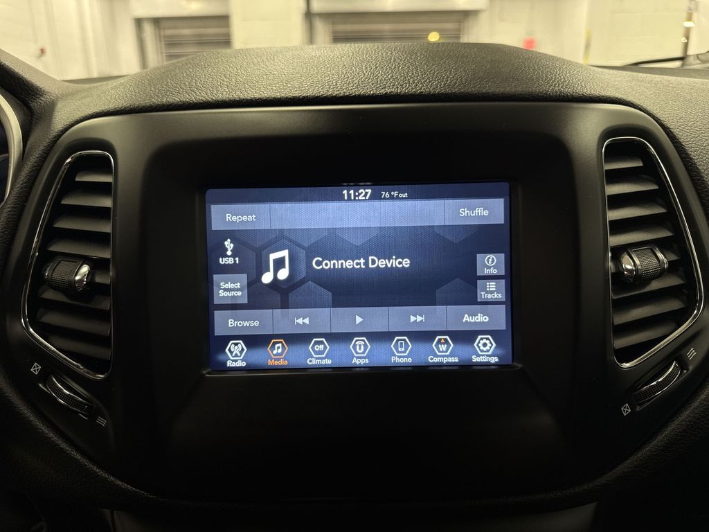 Thumbnail: 2020 Jeep Compass - 11