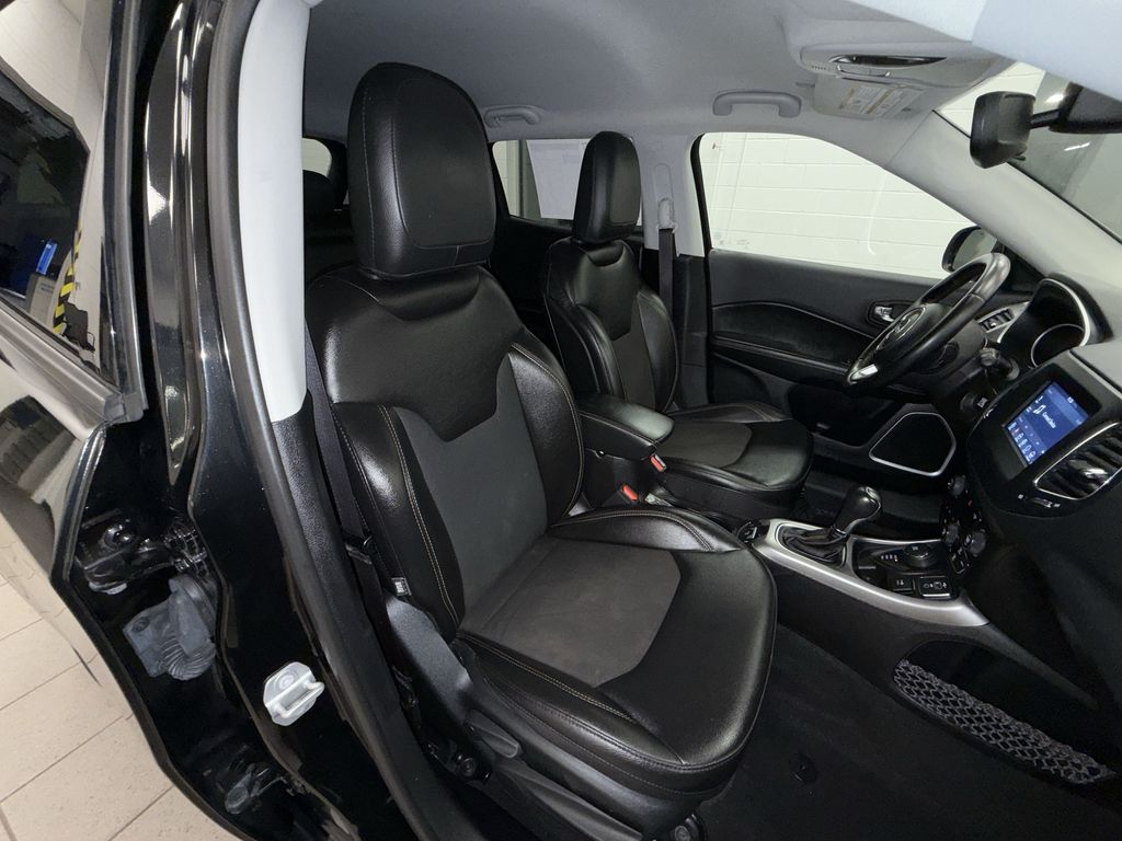 Thumbnail: 2020 Jeep Compass - 9