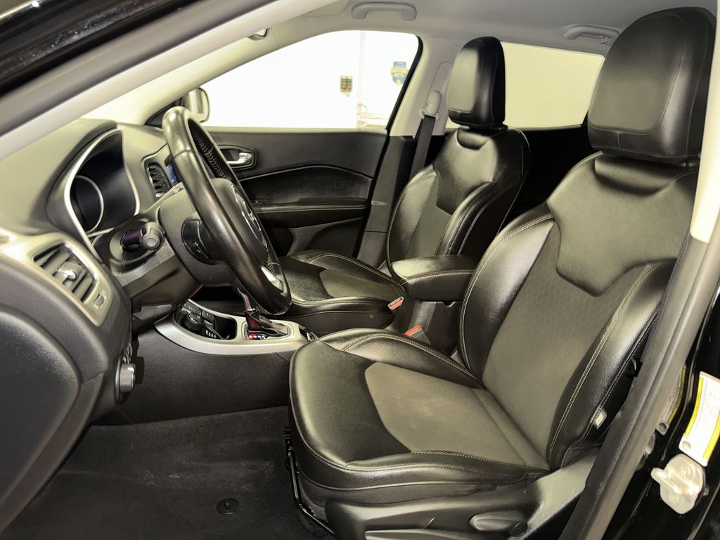 Thumbnail: 2020 Jeep Compass - 8