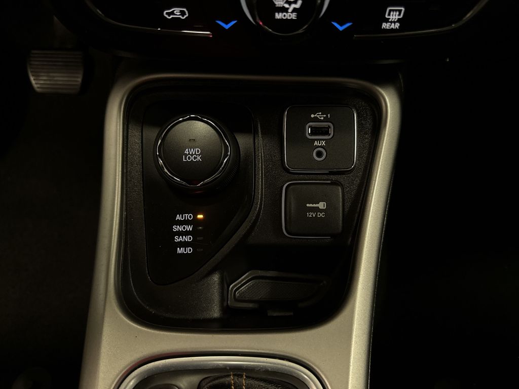 Thumbnail: 2020 Jeep Compass - 32