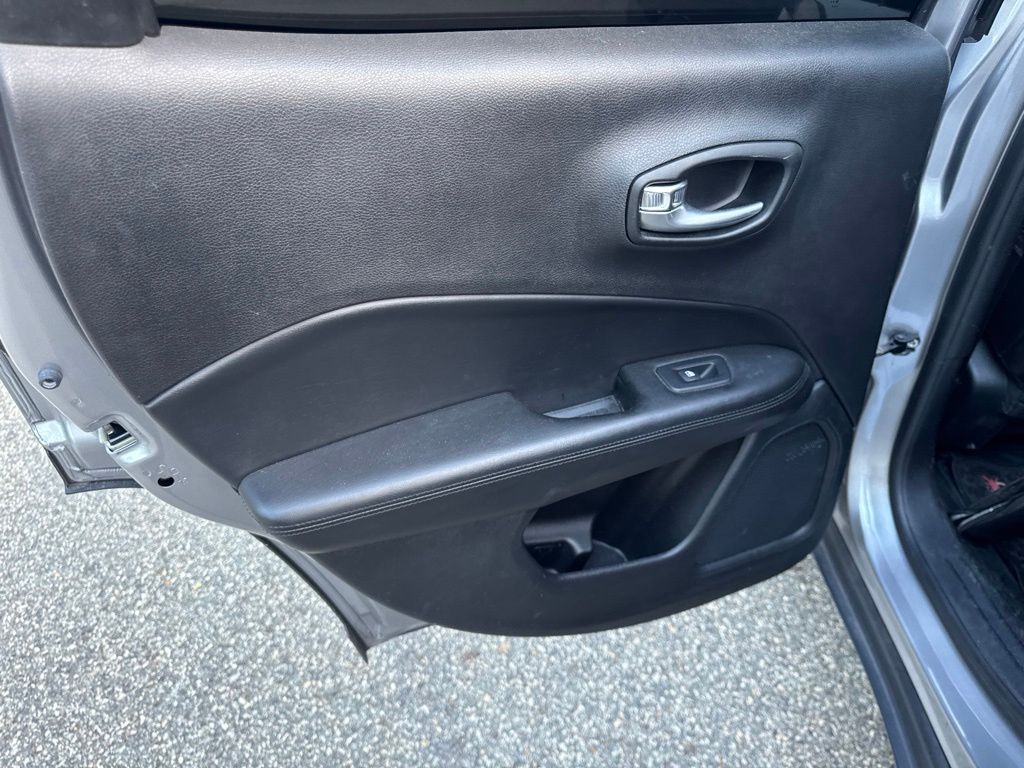 Thumbnail: 2019 Jeep Compass - 20