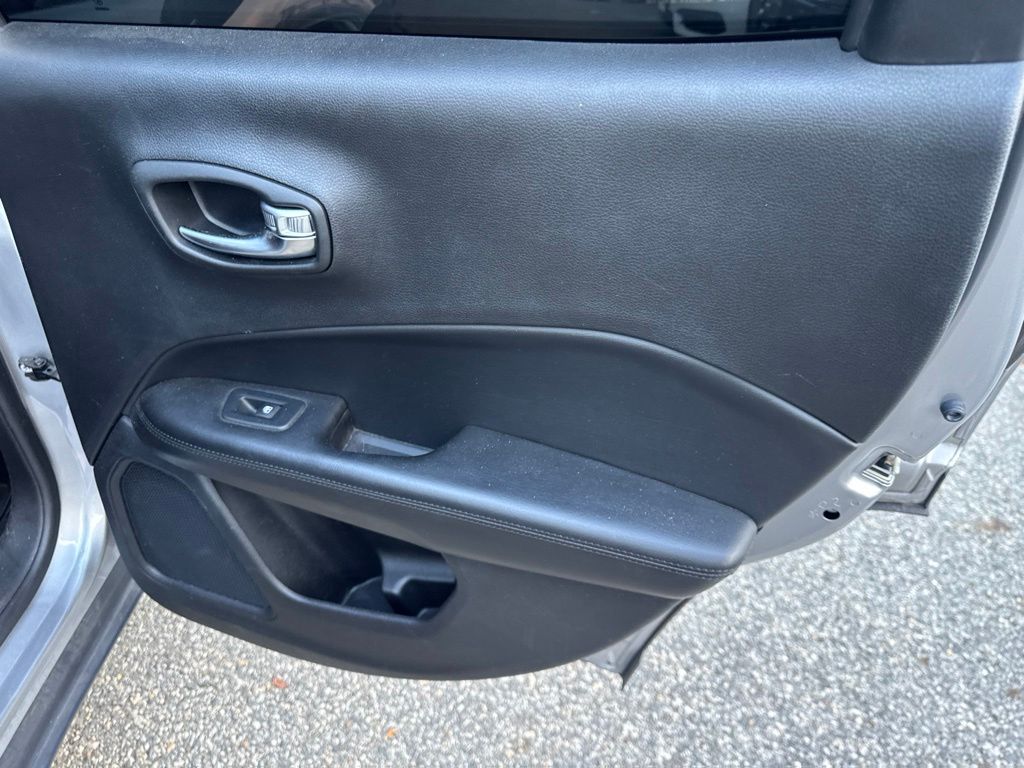 Thumbnail: 2019 Jeep Compass - 22